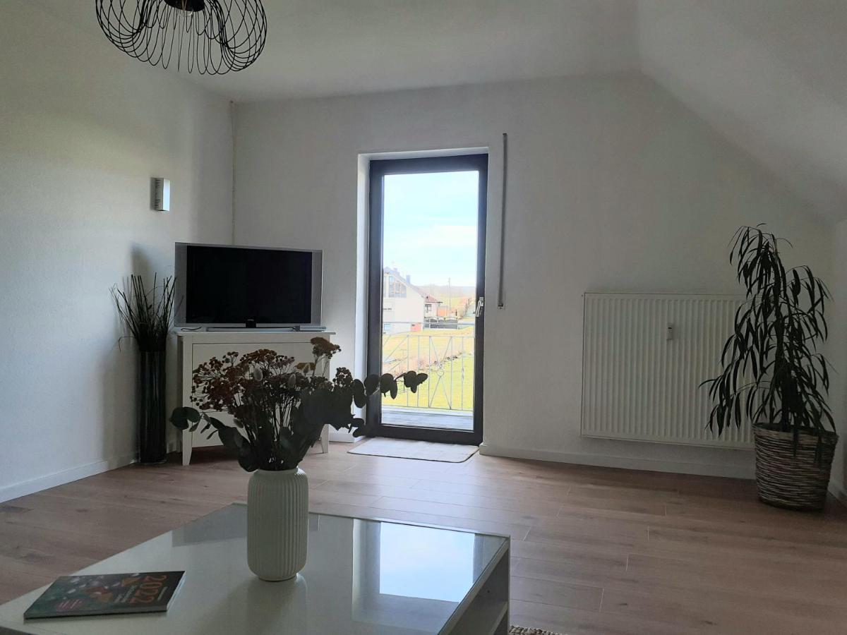 Eifelstern-Schoene Ferienwohnung Mit Balkon Kalenborn-Scheuern Bagian luar foto