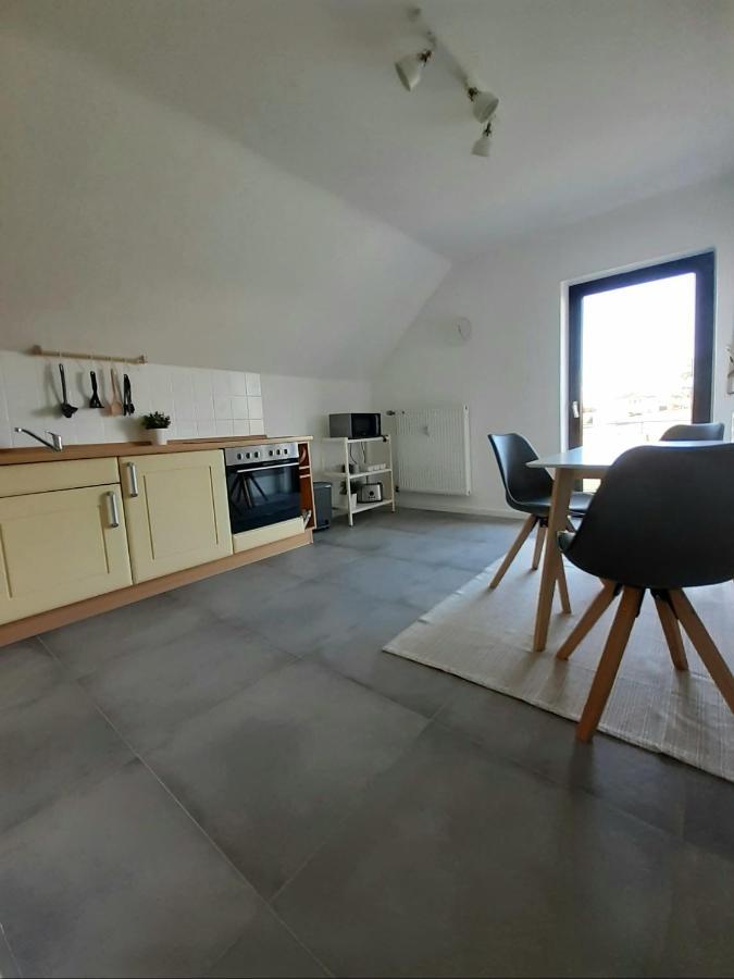 Eifelstern-Schoene Ferienwohnung Mit Balkon Kalenborn-Scheuern Bagian luar foto